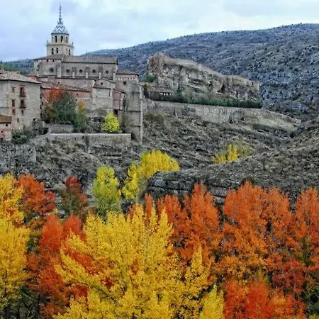 Portal De Molina 2 - Piso Acogedor En El Casco Historico De アパート Albarracín